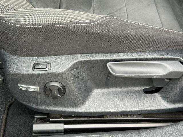 Volkswagen GOLF 1.5 TSI Stoelverw. Camera ACC Massage