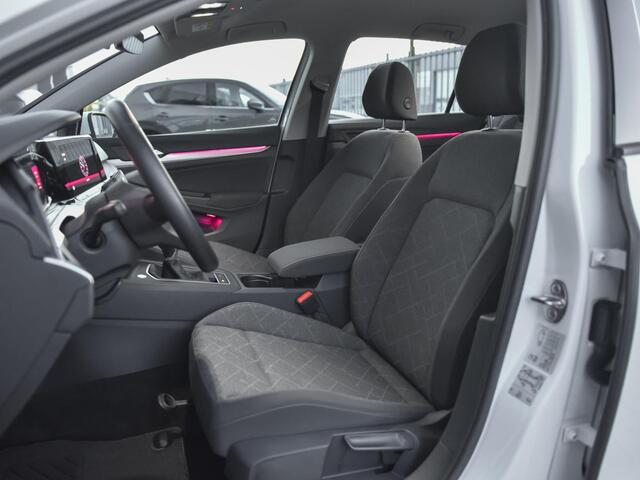 Volkswagen GOLF 1.5 TSI First Edition Led Navi Sfeer verlichting Acc 19 inch velgen