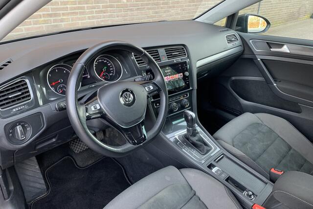 Volkswagen GOLF 1.6 TDI DSG Comfortline Business, Origineel NL, Carplay, Adaptive Cruise, Stoelverwarming, PDC, Navigatie, Massage.