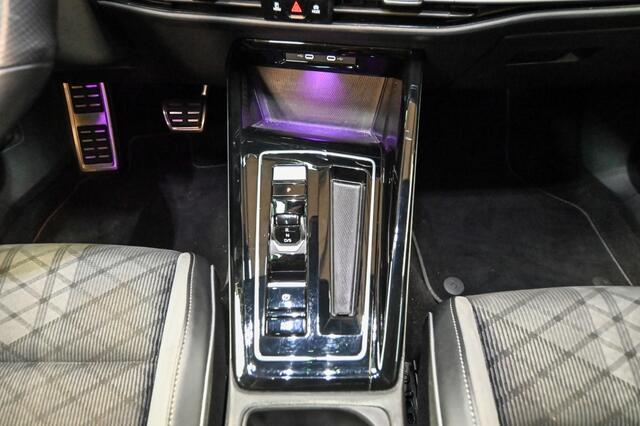 Volkswagen GOLF 1.5 eTSI R-Line | PANO | ACC | HARMAN KARDON | HUD | STOELVERWAR