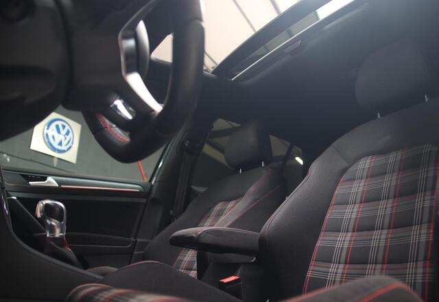 Volkswagen GOLF 2.0 TSI GTI PERFORMANCE PANO-VIRTUAL-KEYLESSACC