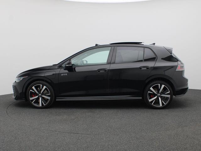 Volkswagen GOLF 1.5 eHybrid GTE 272PK DSG SOH 100%, Pano-Schuifdak, Trekhaak, Black Style, Leder, 360gr. Camera, Head-Up Display, 18" LM Velgen, Matrix LED-Verlichting, Memorystoel