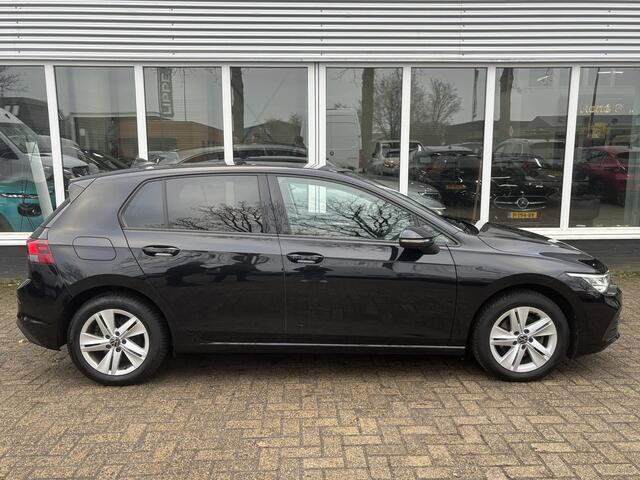Volkswagen GOLF 1.5 TSI Style | Trekhaak | Sfeerverlichting | Stoel & Stuurverwarming | Adaptieve Cruise