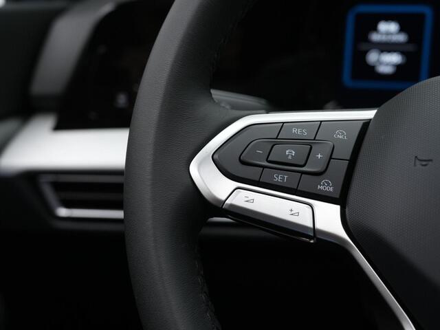 Volkswagen GOLF 1.5 eHybrid 204 pk Life Edition | Panoramadak | Stuur-/stoelverwarming | Achteruitrijcamera | Adaptive Cruise