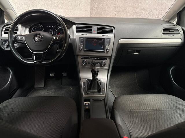 Volkswagen GOLF 1.0 TSI Sportline (APPLE CARPLAY, NAVIGATIE, CLIMATE, SPORTSTOELEN, LM VELGEN, PARKEERSENSOREN, CRUISE, NIEUWE APK, NIEUWSTAAT)