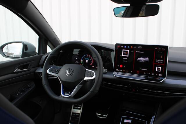 Volkswagen GOLF 1.5 eHybrid GTE | Panorama dak | Stoel/Stuur verwarming | 360° Camera | Schuif/Kantel dak | Adaptive cruise controler | Keyless start | Apple CarPlay/Android Auto | IQ.Lights | Climate controle | Parkeersensoren | Navigatie |