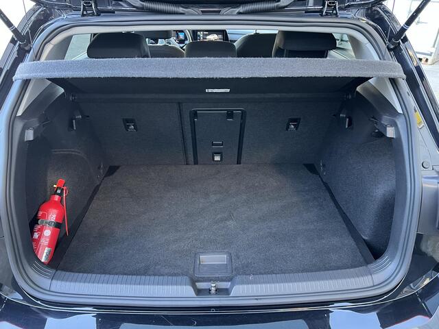 Volkswagen GOLF 1.5 TSI Life Edition Business Camera Stoelverwarming Digitaal Cockpit