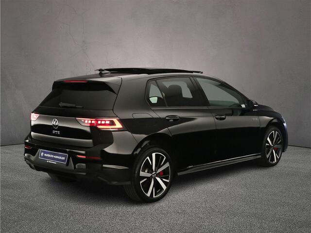 Volkswagen GOLF GTE 1.5 TSI eHybrid 272pk DSG Automaat Panoramadak, Adaptive cruise control, Lederen bekleding, 360 camera, LED matrix koplampen, Navigatie, Achteruitrijcamera