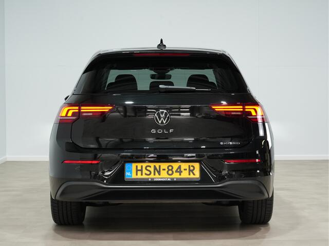 Volkswagen GOLF 1.5 eHybrid 204pk Life Edition Navi via app Camera Acc Led Demo Jesse