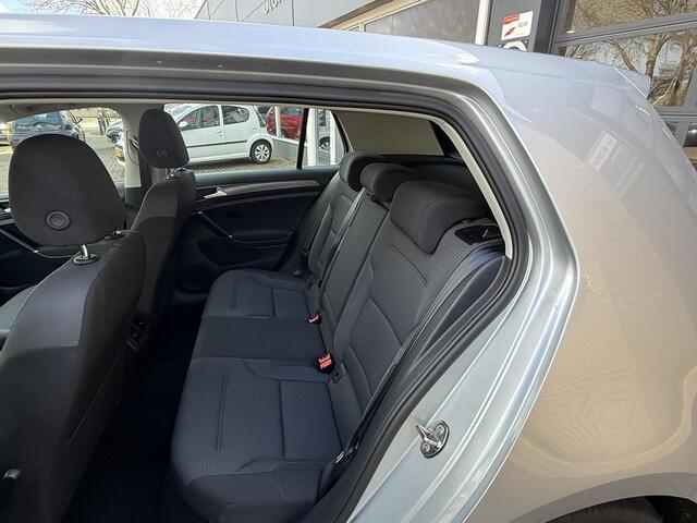 Volkswagen GOLF 1.0 TSI Comfortline Business Airco clima/ Navigatie/ Cruise/ Apple carplay/ PDC/ LMV