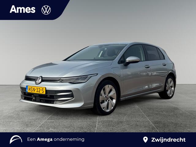 Volkswagen GOLF 1.5 204pk eHybrid Life Edition Achteruitrijcamera | Stoelverwarming | Adaptive cruise control