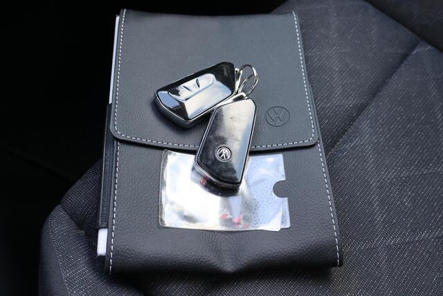 Volkswagen GOLF Variant 1.0 eTSI Life N.A.P. Navigatie, Automaat, Camera, Apple Carplay, Elektrische ramen