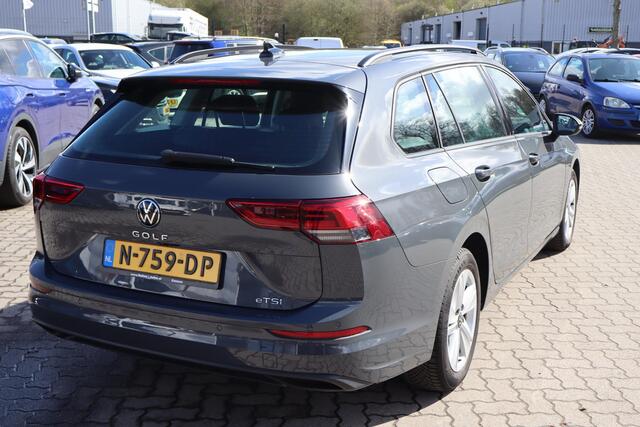Volkswagen GOLF Variant 1.0 eTSI Life N.A.P. Navigatie, Automaat, Camera, Apple Carplay, Elektrische ramen