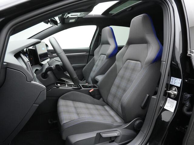 Volkswagen GOLF 1.5 eHybrid 272 pk GTE | Panoramadak | Head-up display | IQ Light | Stuur-/stoelverwarming | Achteruitrijcamera