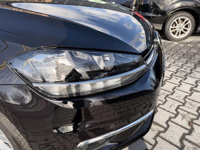 Volkswagen GOLF Variant 1.0 TSI Comfortline Trekhaak navigatie