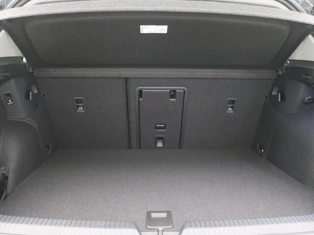 Volkswagen GOLF 1.5 eHybrid Life Edition 204PK DSG Trekhaak, Memorystoel, Ergo Active Stoelen, 17" LM Velgen, Keyless, Side Assist, Stoel-Stuurverwarming, Navi via Apple Carplay/Android Auto