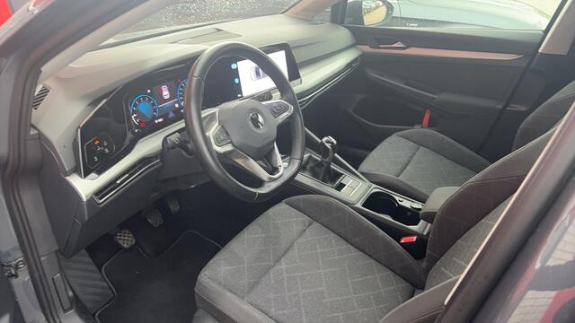 Volkswagen GOLF 1.0 TSI Life FULL LED / SFEER VERLICHTING / CARPLAY / NAVI / CLIMA / PDC / BLUETOOTH / ACC / NL-AUTO