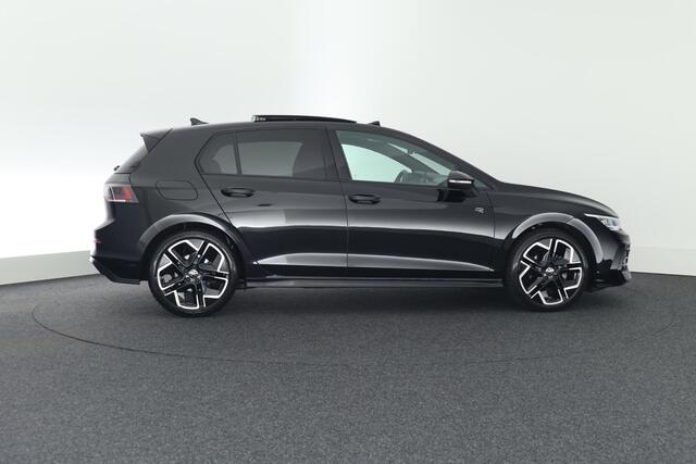 Volkswagen GOLF 1.5 eTSI 150pk DSG R-Line Edition Camera Panoramadak Keyless Virtual Cockpit Navigatie