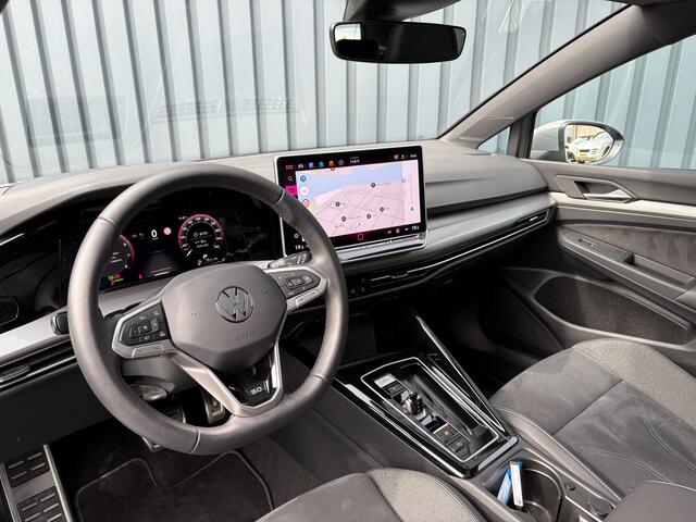 Volkswagen GOLF 1.5 eTSI 50 Edition | Panodak | Trekhaak wegkl. | Stoelgeheugen | Head Up | IQ Light | Prijs Rijklaar!!