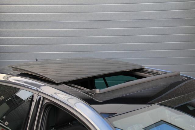 Volkswagen GOLF 1.4 TSI DSG GTE Panorama dak | Full LED matrix | Keyless | 19" Pretoria | Vol in de opties! | MEER FOTO'S VOLGEN!