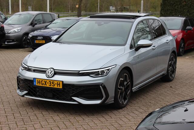 Volkswagen GOLF 1.5 eTSI R-Line Edition / Trekhaak / Panoramadak / 360Camera / Keyless / Matrix LED / 18'' / CarPlay / Stoelverwarming / DAB / ACC
