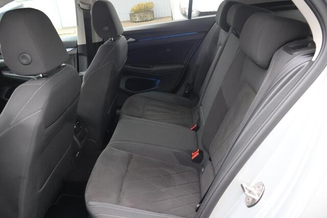 Volkswagen GOLF 1.0 TSI Life Business .