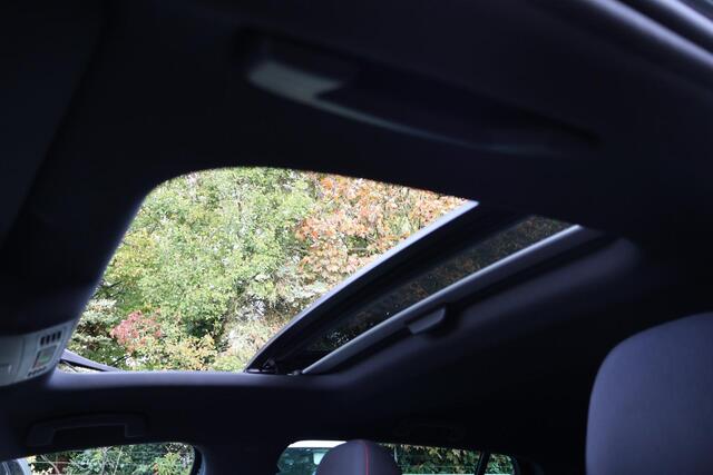 Volkswagen GOLF 2.0 TSI GTI TCR .