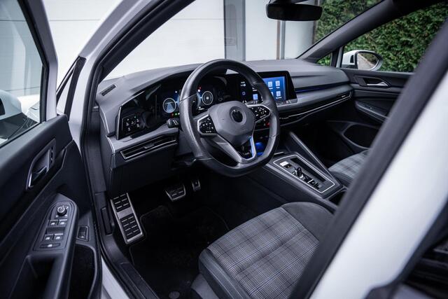 Volkswagen GOLF 1.4 eHybrid GTE I Pano-dak I iQ-light I Carplay I Winterpack I ACC I Head-up I Dealer-onderhouden