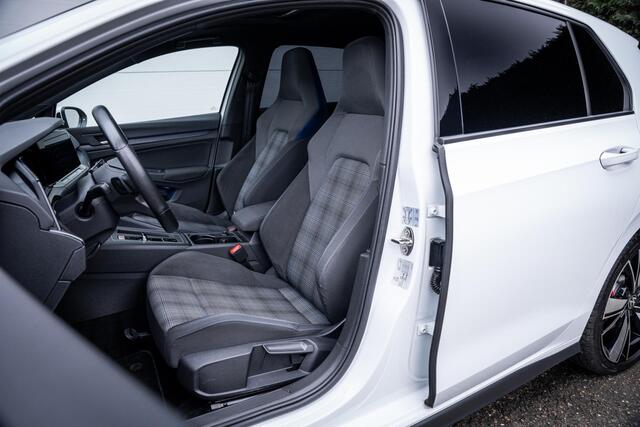 Volkswagen GOLF 1.4 eHybrid GTE I Pano-dak I iQ-light I Carplay I Winterpack I ACC I Head-up I Dealer-onderhouden