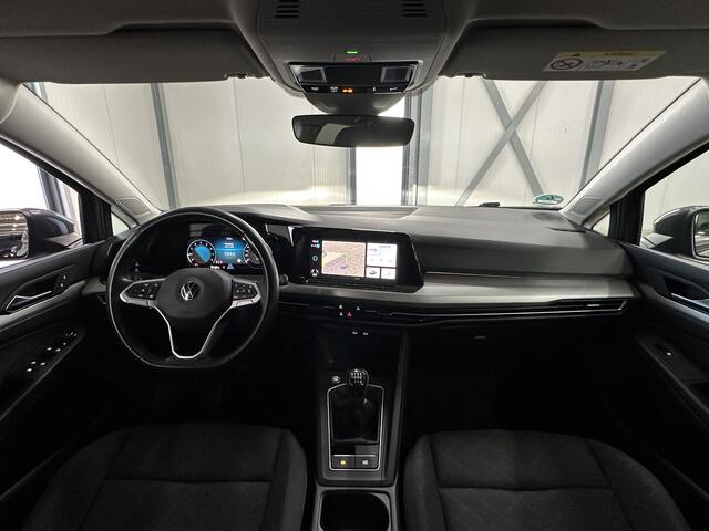 Volkswagen GOLF 1.5 TSI Life 150 pk | Navi | PDC | Winter pakket | Trekhaak |