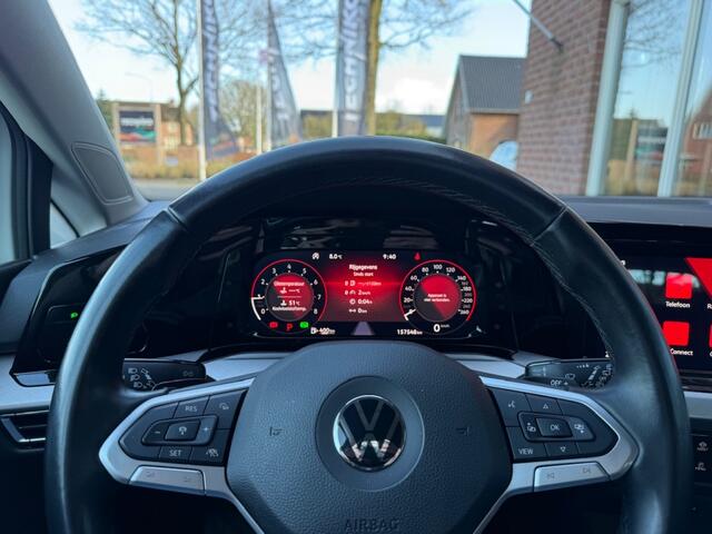Volkswagen GOLF Variant 1.0 eTSI Life DIGIDASH / CAMERA / ADDAPT.CRUISE / CARPLAY / ANDR