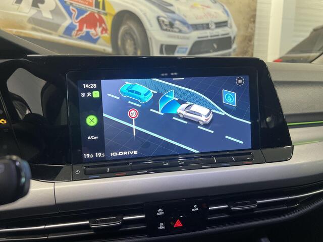 Volkswagen GOLF 1.0 eTSI 110pk DSG Life · Camera · Apple/Android Car Play · Navigatie · P-Sensoren · Sfeerverlichting · 16'' Inch · Garantie t/m 06-02-2028 of 100.000km