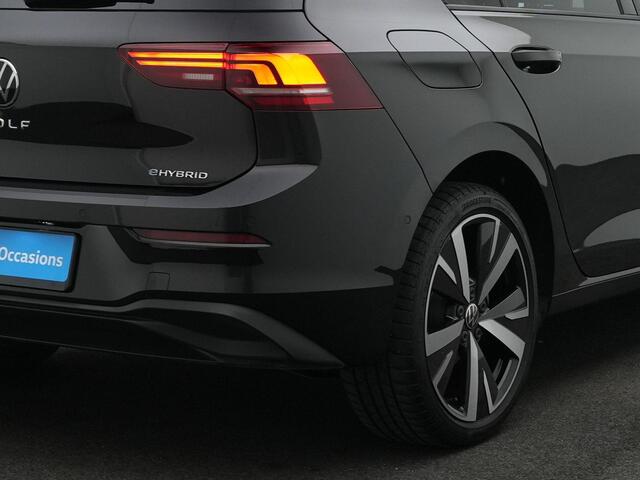 Volkswagen GOLF 1.5 eHybrid 204 pk Life Edition | Panoramadak | Stuur-/stoelverwarming | Achteruitrijcamera | Adaptive Cruise