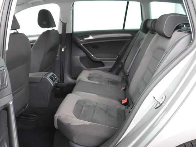 Volkswagen GOLF Variant 1.0 TSI Comfortline Business | Stoleverwarming | Trekhaak | Carplay | Massage | Navigatie | Parkeerhulp | Adaptive cruise | Camera