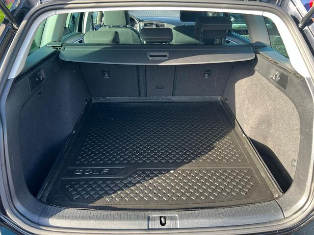 Volkswagen GOLF Variant 1.0 TSI Comfortline trekhaak, navi, cruise, stoelverw, airco