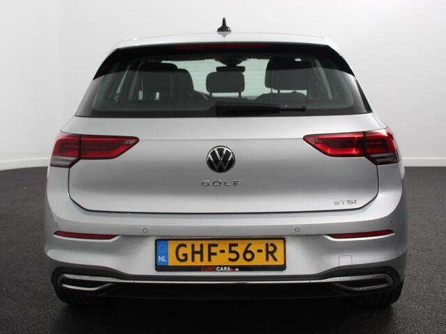 Volkswagen GOLF 1.5 eTSI 150pk DSG Style Navigatie Apple Carplay/Android Auto Parkeersensoren Adaptive Cruise Control Blind Spot Assist Camera Stoel- en stuurverwarming Ledverlichting Virtual Cockpit Lane Assist Climatronic