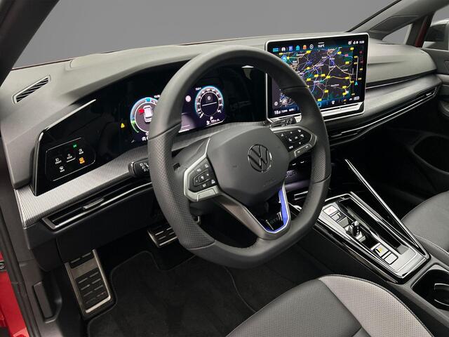 Volkswagen GOLF GTE 1.5 TSI eHybrid 272pk DSG Automaat Trekhaak, Lederen bekleding, Panoramadak, 360 camera, LED matrix koplampen, Black style, Adaptive cruise control