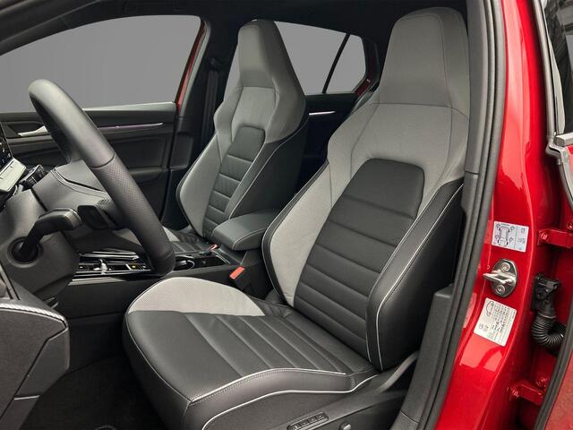 Volkswagen GOLF GTE 1.5 TSI eHybrid 272pk DSG Automaat Trekhaak, Lederen bekleding, Panoramadak, 360 camera, LED matrix koplampen, Black style, Adaptive cruise control