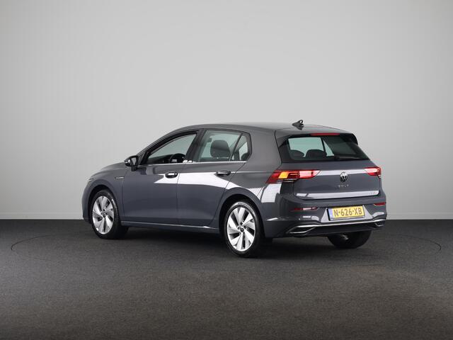 Volkswagen GOLF 1.5 eTSI Style 130 PK | Automaat | Digitaal dashboard | Sportstoelen | Navigatie