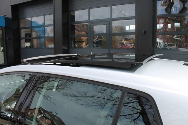 Volkswagen GOLF 1.5 TSI CL BNS IQ-Drive / Panorama dak / Digitaal dashboard / Camera