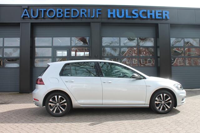 Volkswagen GOLF 1.5 TSI CL BNS IQ-Drive / Panorama dak / Digitaal dashboard / Camera