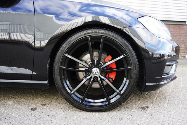 Volkswagen GOLF 1.0 TSI 110PK Highline/19 Inch/Liefhebbersauto!!/ Moet gezien worden!!