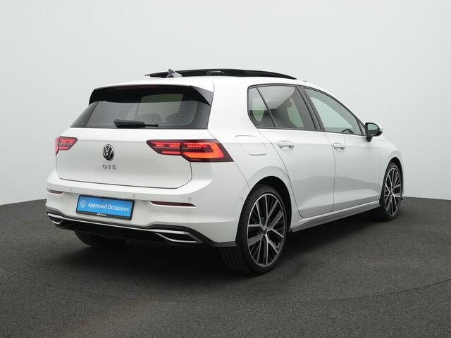 Volkswagen GOLF 1.4 eHybrid 245 pk GTE | Panoramadak | Trekhaak | Leder | Adaptief onderstel | Geheugen-/ventilatiestoel | Head-up display | IQ Light
