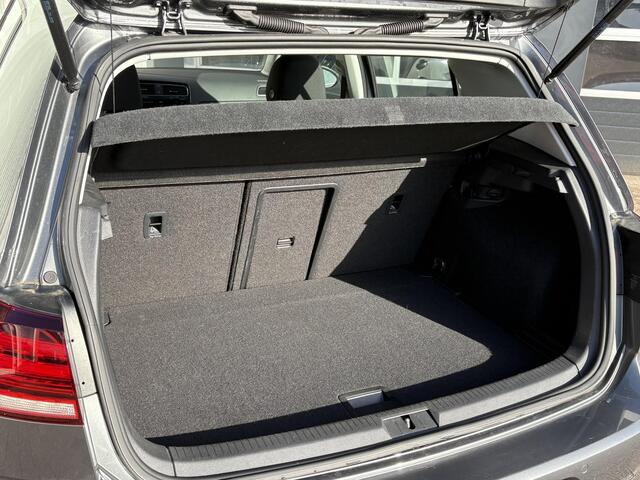 Volkswagen GOLF 1.0 TSI Comfortline Business | NAP | Navigatie | Cruise adaptief | Stoelverwarming | Climate Control | Parkeersensoren | Lichtmetaal |