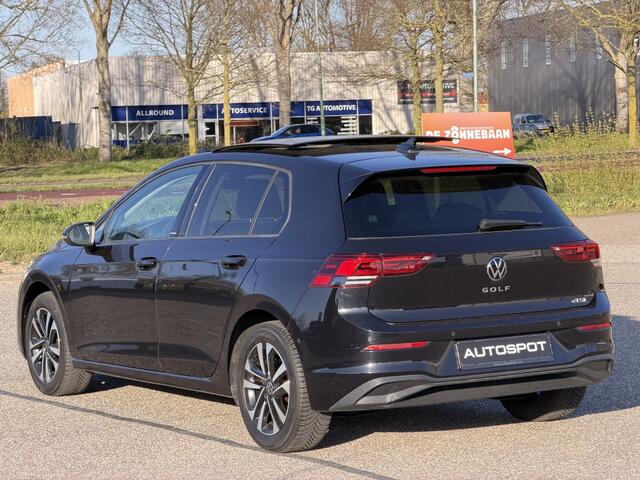 Volkswagen GOLF 1.5 eTSI 1.5 eTSI 150pk Pano Navi ACC Sfeerverlichting