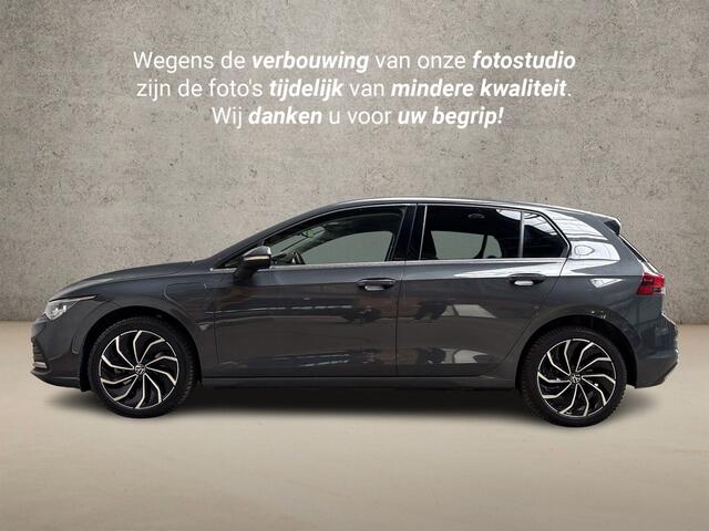 Volkswagen GOLF 1.4 eHybrid GTE 204Pk Automaat (APPLE CARPLAY, GROOT NAVI, CAMERA, MEMORY SEATS, ALCANTARA, KEYLESS, GETINT GLAS, SFEERVERLICHTING, NIEUWSTAAT)