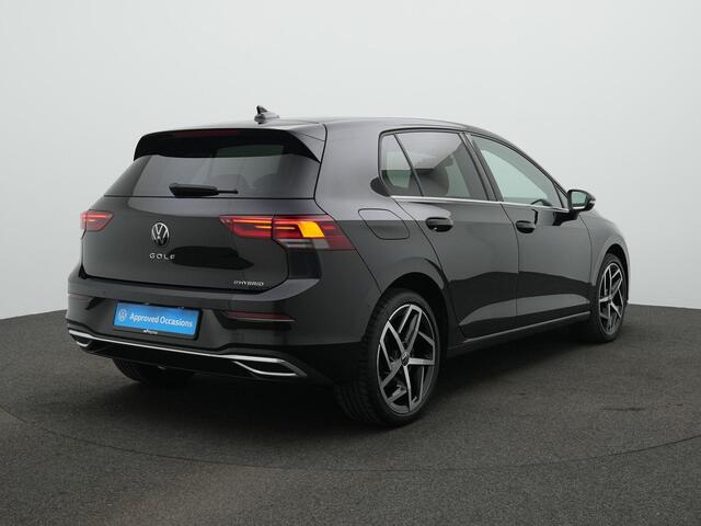 Volkswagen GOLF 1.4 eHybrid 204 pk Style | Geheugen-/massagestoel | Stuur-/stoelverwarming | Achteruitrijcamera | Adaptive Cruise