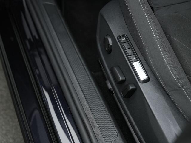 Volkswagen GOLF 1.4 eHybrid 204 pk Style | Geheugen-/massagestoel | Stuur-/stoelverwarming | Achteruitrijcamera | Adaptive Cruise