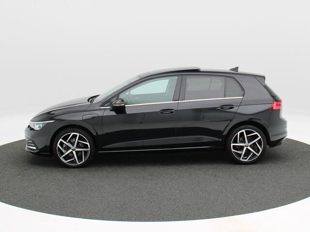 Volkswagen GOLF 1.4 eHybrid 204 Pk Automaat Style | Camera | Adaptive Cruise | Panorama dak | CarPlay | Climatronic | 17 Inch | 55.657 Km !!