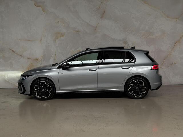 Volkswagen GOLF 1.5 eTSI R-Line / Pano / Camera